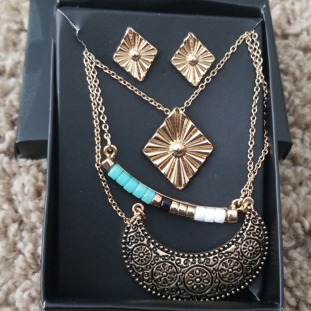 3 layered necklace and earring set